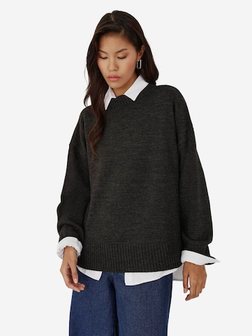 Hiccup Sweter w kolorze szary: przód