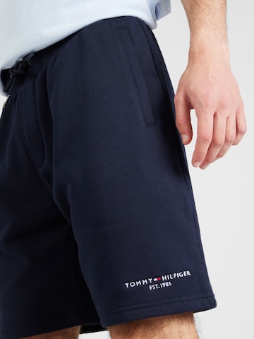 TOMMY HILFIGER Regularen Hlače | modra barva