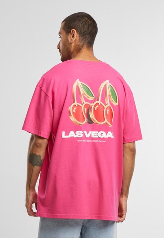 Tricou 'Gambling Capital' de la Mister Tee pe roz: față
