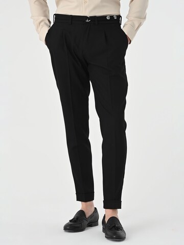Coupe slim Pantalon à plis Antioch en noir : devant