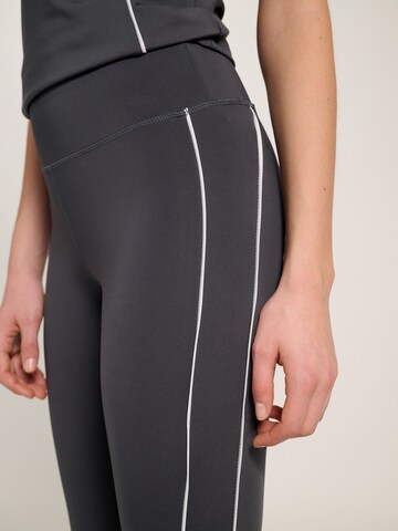 Hummel Skinny Workout Pants 'Pulse Piping' in Grey