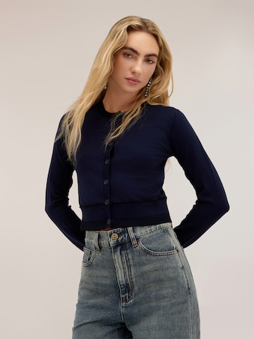 Pullover di MOTIVI in blu