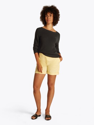 TOMMY HILFIGER Sweater in Black