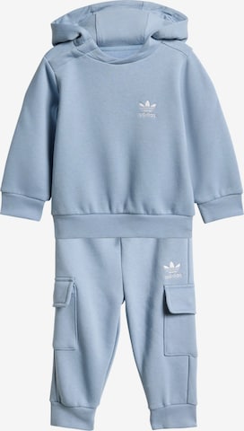 ADIDAS ORIGINALSJogging komplet 'Hoodie Cargo Set' - plava boja: prednji dio