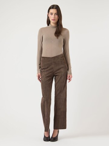 YAS - Loosefit Pantalón 'THEA ' en marrón