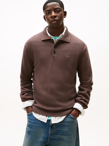 Tommy Jeans - Jersey 'ESSENTIAL' en marrón: frente