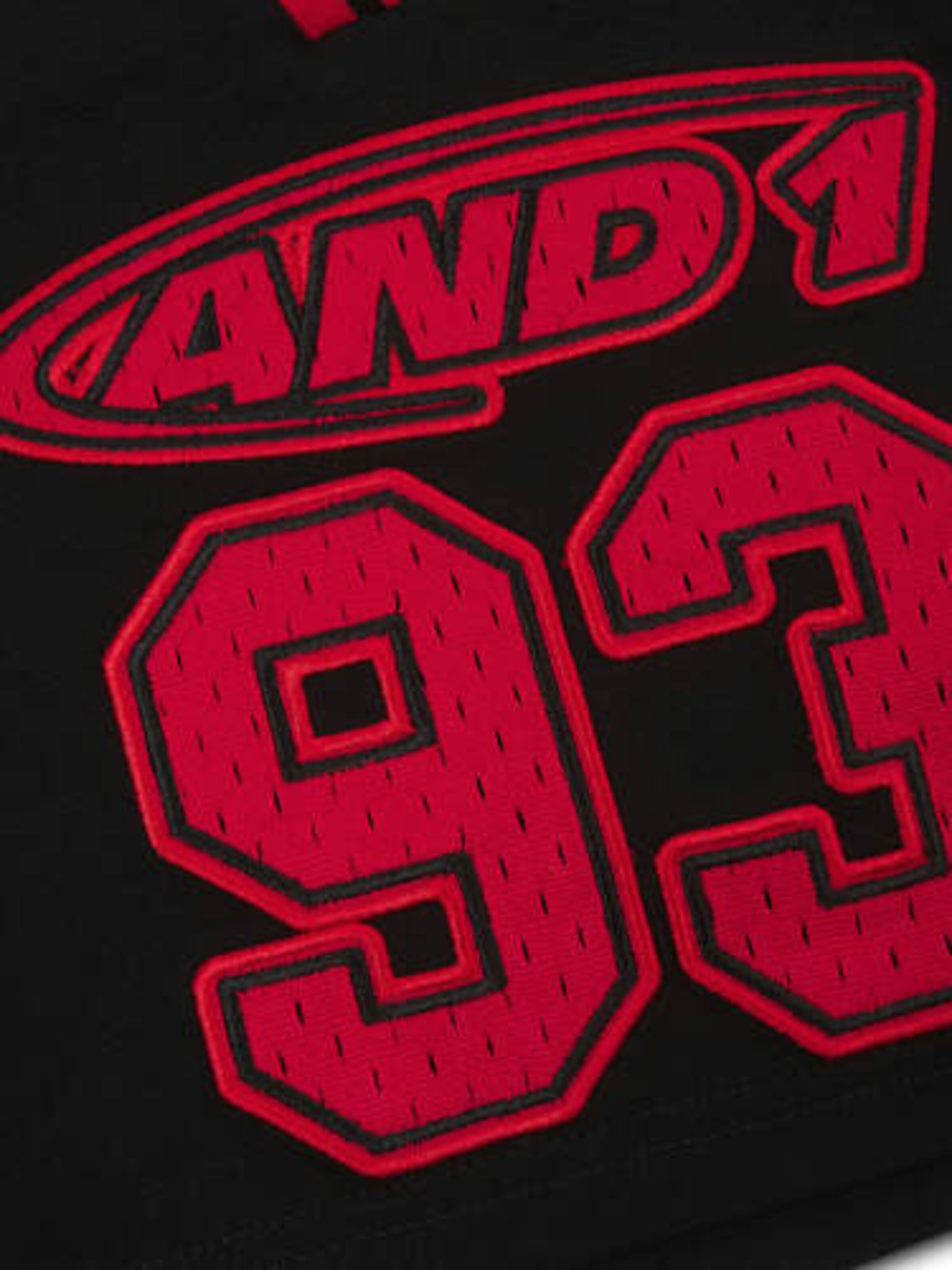 AND1 Pullover in Schwarz