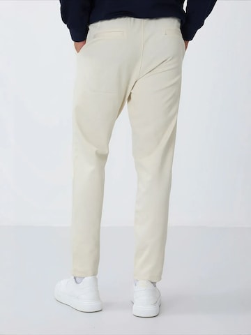 Tommy Life Tapered Workout Pants 'Jogginghose' in Beige