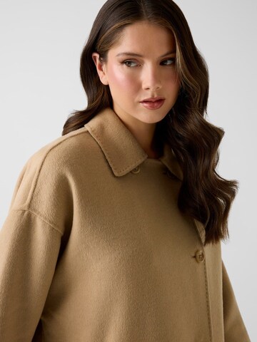 GUESS Between-Seasons Coat in Beige