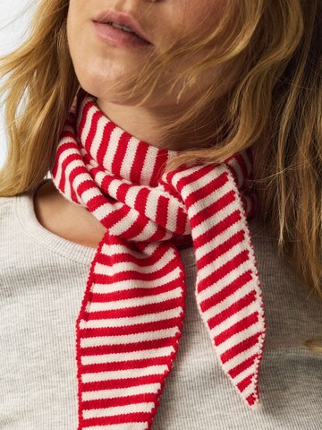 PIECES Scarf in Red