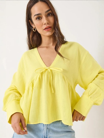 Camicia da donna di Bianco Lucci in giallo