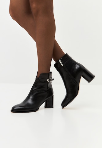 CESARE GASPARI Stiefelette in Schwarz
