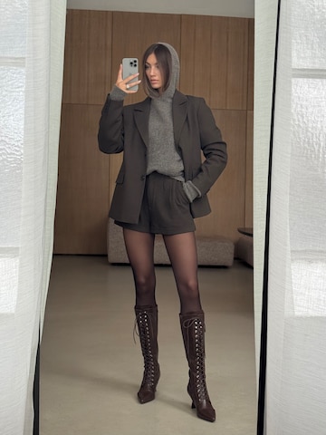 RÆRE by Lorena Rae Pullover i brun