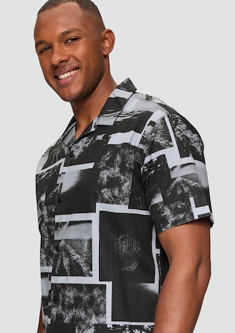 QS Regular Fit Hemd in Schwarz