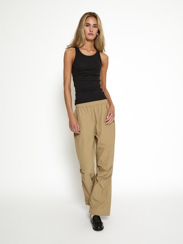 Regular Pantalon 'Isla' DESIRES en beige