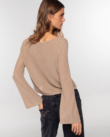 THE-ARE Pullover in Gold