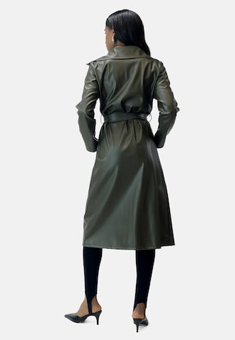 Cappotto di mezza stagione di Elara in verde