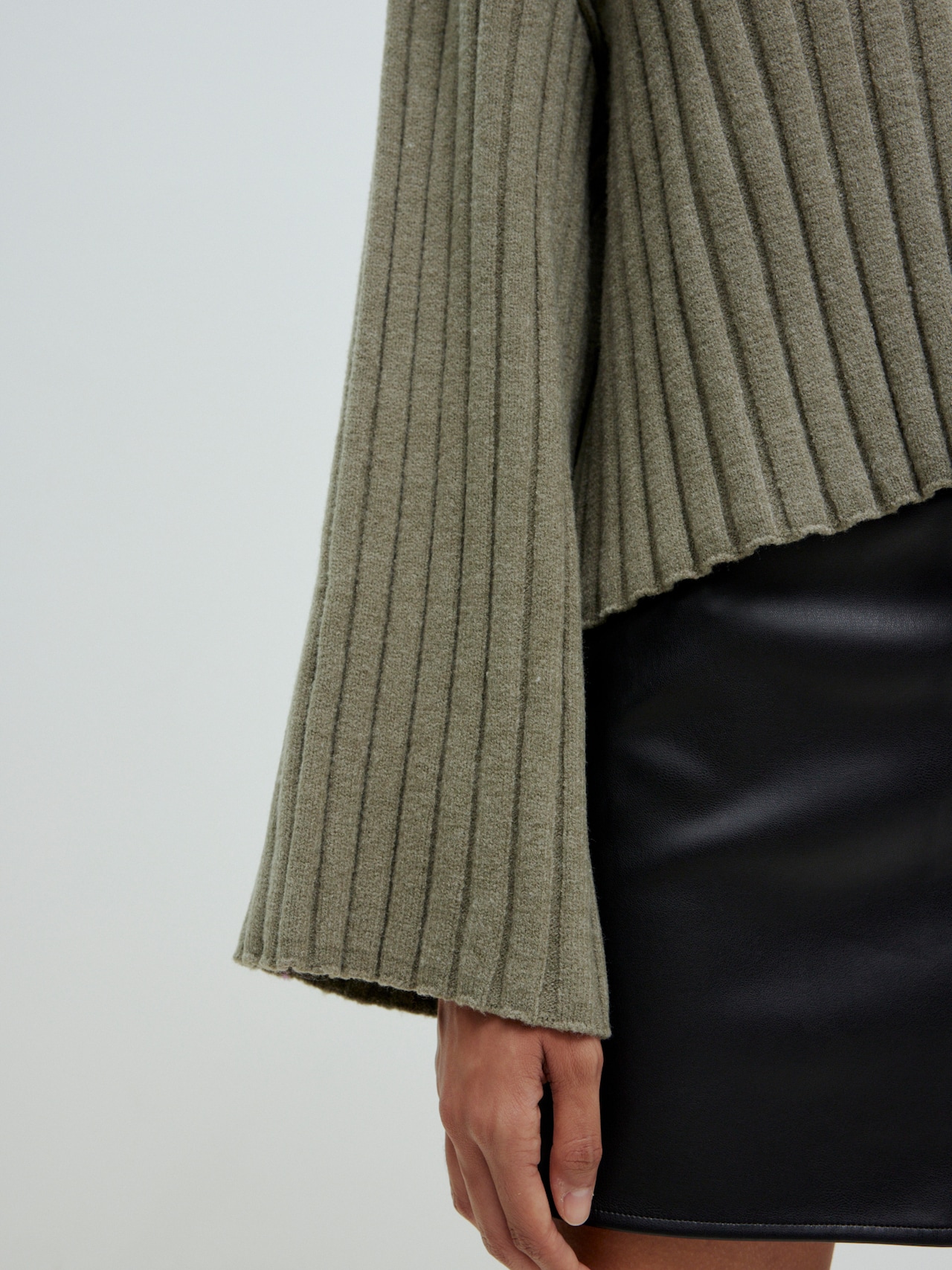 EDITED Produkte Pullover 'Thamara' oliv