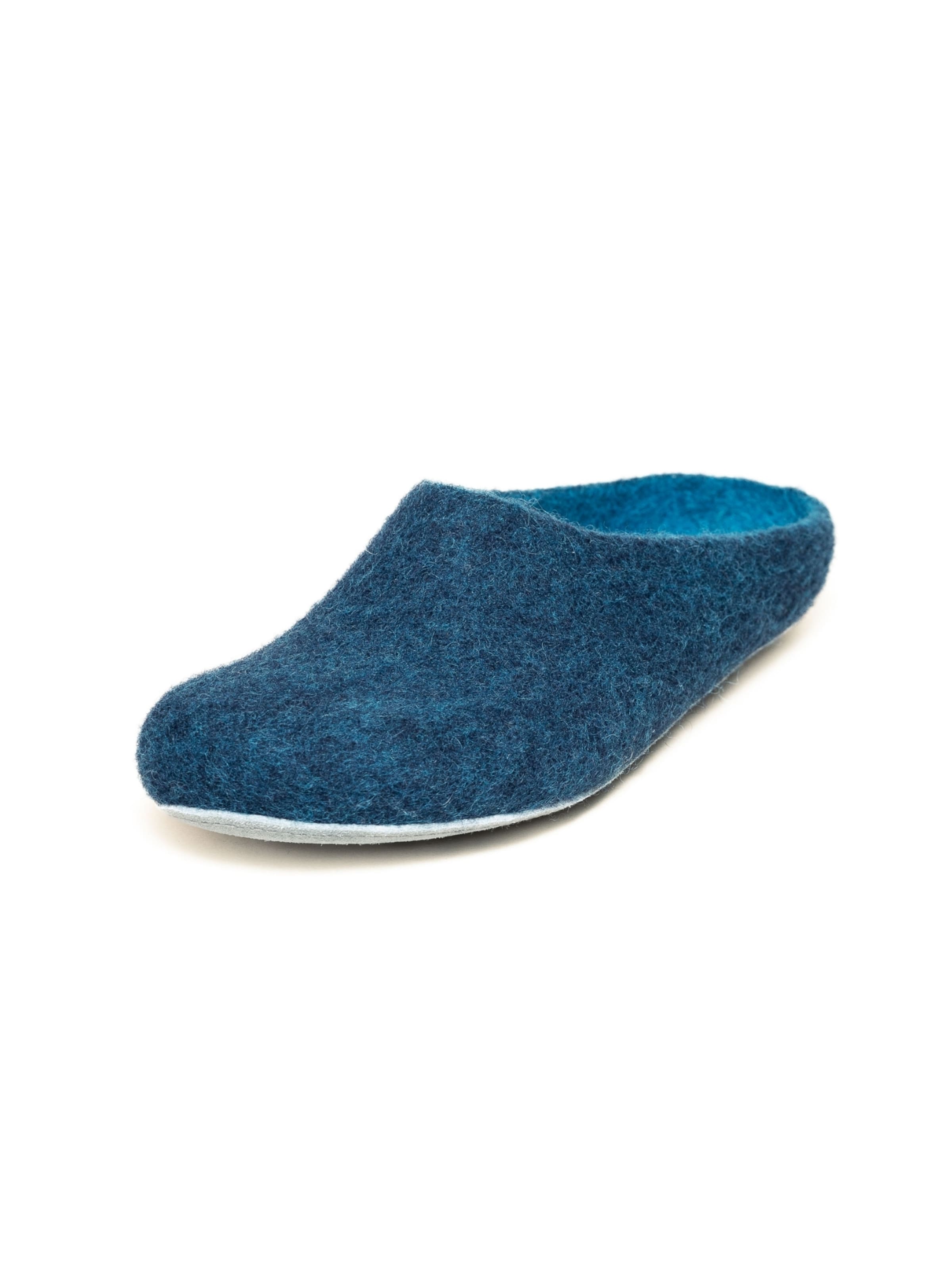 MagicFelt Slippers 'Filzpantoffel AP 701' in Blue: front