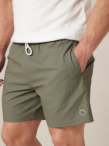 Deeluxe Regular Hose‌‌ in Grün
