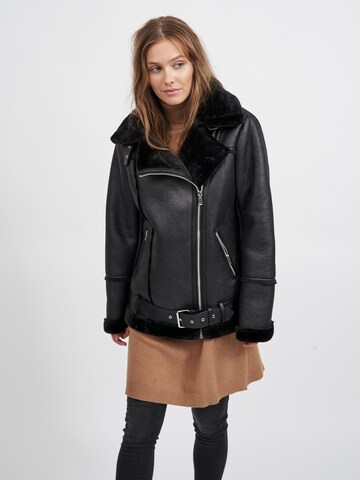 VILA Winter Jacket 'Munka Aviator' in Black: front