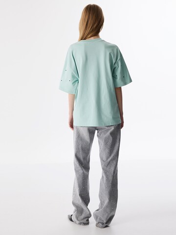 Twist Shirt in Blue