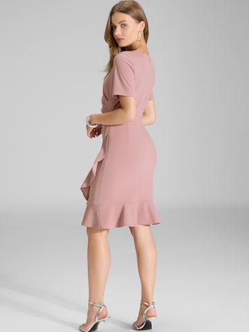 Robe de cocktail SWING en rose