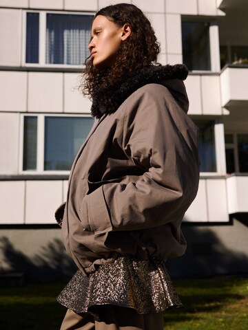 Geacă de iarnă 'Gina' de la EDITED pe maro