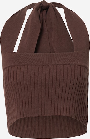 Top brodat de la GLAMOROUS pe maro: față