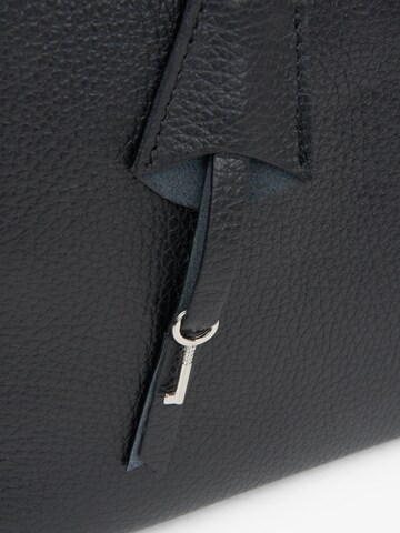 Estro Handbag '1317' in Black