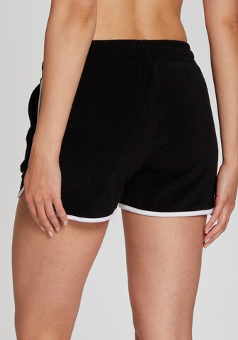KangaROOS Regular Shorts in Schwarz