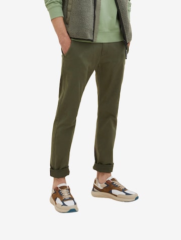 TOM TAILOR Chino Pants 'Travis' in Green: front