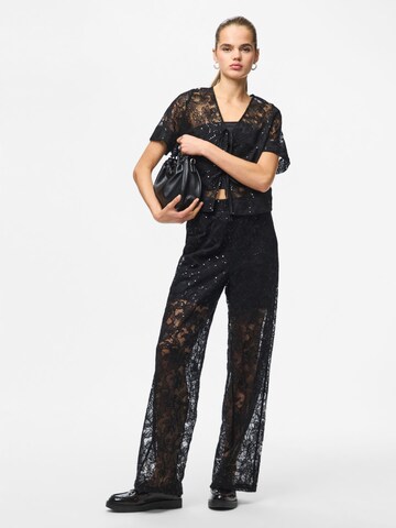 regular Pantaloni 'PCLOUISE' di PIECES in nero