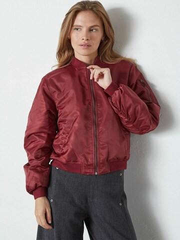 Veste mi-saison ' LibbyCC ' co'couture en rouge : devant