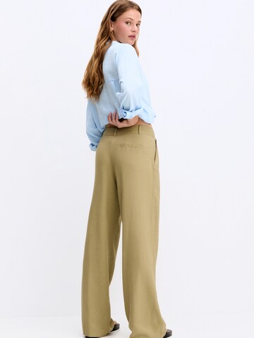 Pull&Bear Wide leg Pleat-front trousers in Green