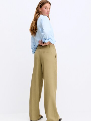 Wide Leg Pantalon à pince Pull&Bear en vert