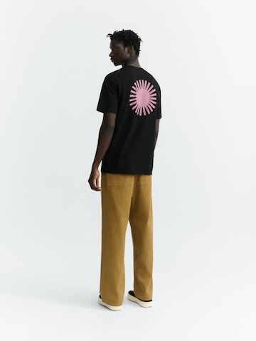 Thinking MU Shirt 'ZACH' in Schwarz: Rückseite