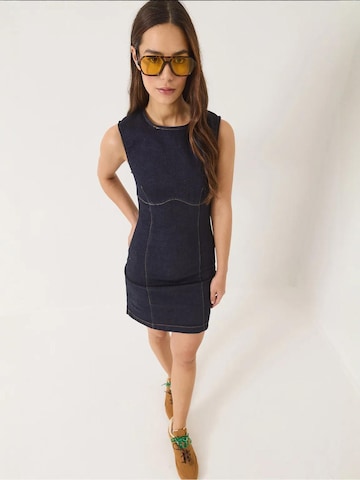 Abito di Bianco Lucci in blu