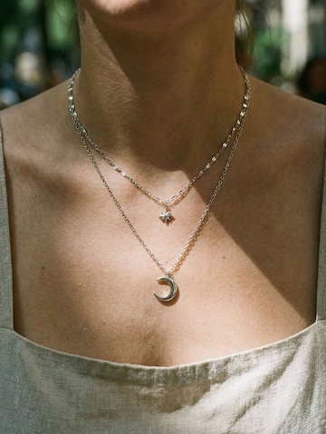 Nemomatheo Necklace 'Nachthimmel – Elegante Schichtkette mit Mond & Stern' in Silver: front