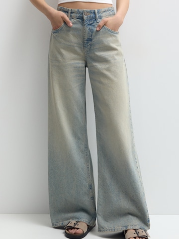 Pull&Bear Wide leg Jeans in Blauw: voorkant