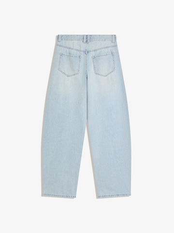 Bershka Barrel Jeans i blå