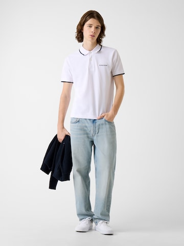 GUESS JEANS Μπλουζάκι σε λευκό: μπροστά