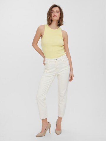 regular Jeans 'Brenda' di VERO MODA in bianco