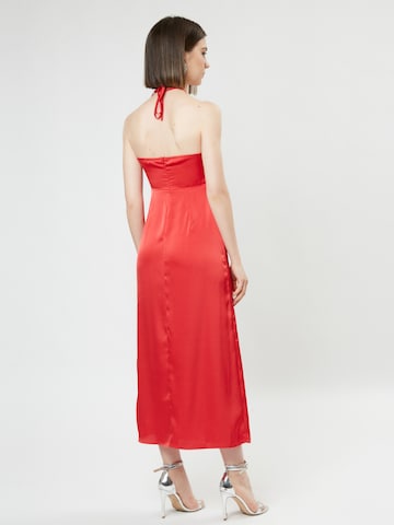 Influencer Sukienka w kolorze czerwony