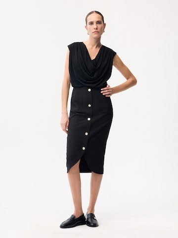 adl Skirt in Black: front