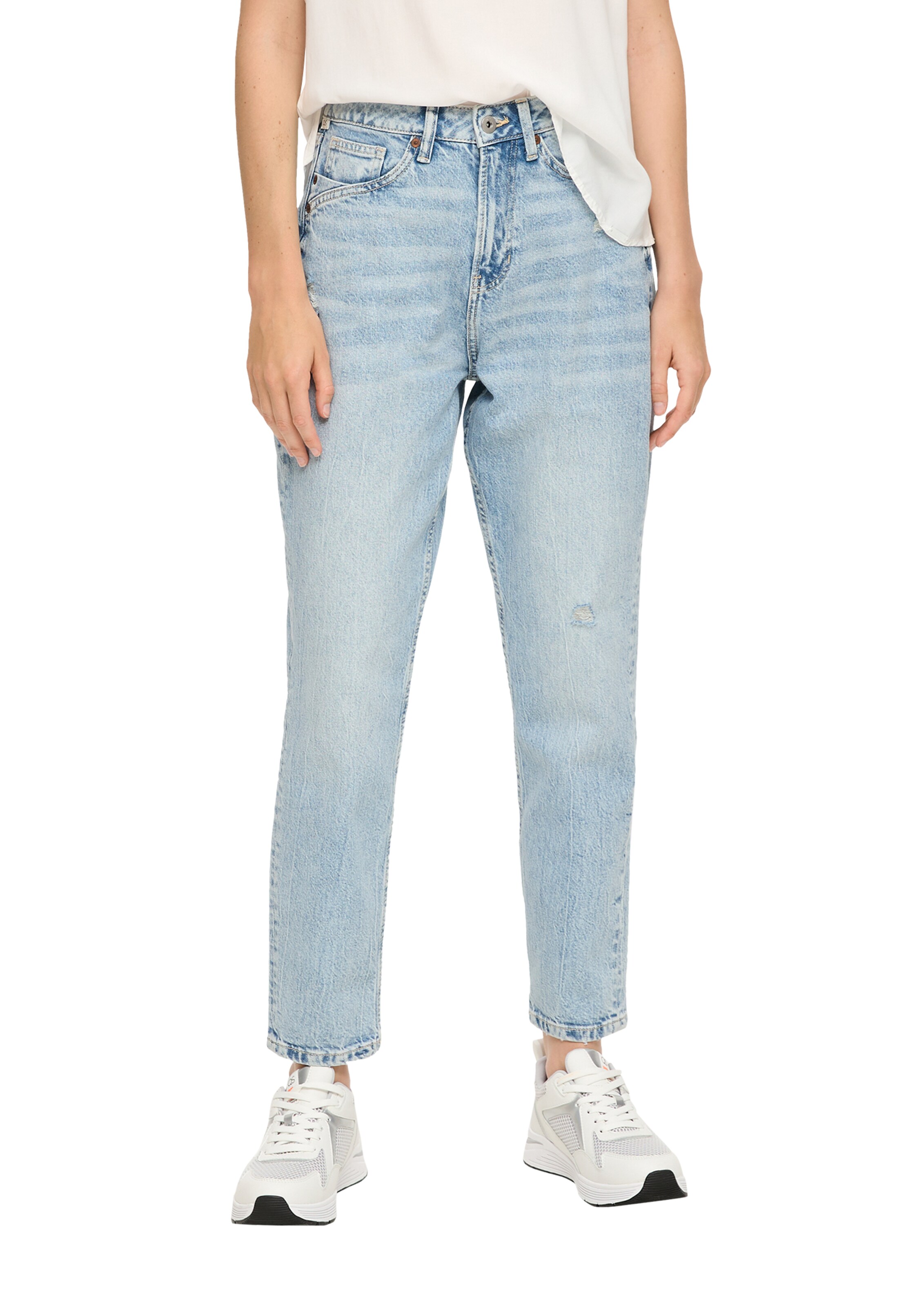 QS Tapered Jeans in Blue: front