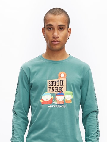 hydroponic - Camiseta 'Hydroponic x South Park Gang Long-Sleeve T-Shirt' en verde: frente