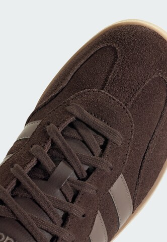 ADIDAS SPORTSWEAR - Sapatilhas baixas 'Barreda' em castanho