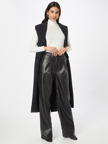 Wide leg Pantaloni con pieghe di Samsøe Samsøe in nero