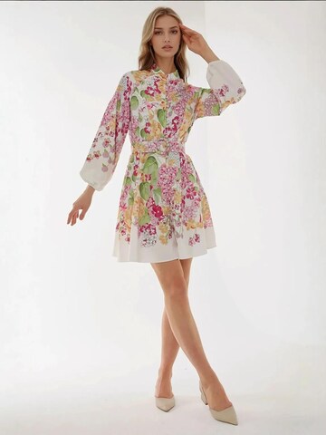 Hiccup - Vestidos camiseiros em branco